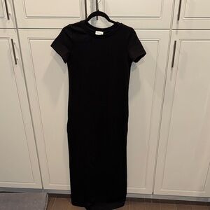 SNDYS Black Short-Sleeve Maxi Dress - Sleek Everyday Style